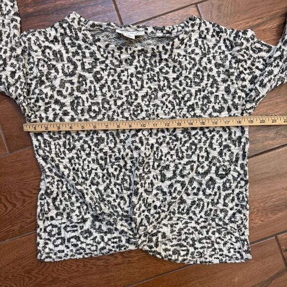 Skyes The Limit Twist Front Woman Animal Print Textured Sweater Gold Thread Sz M - Picture 5 of 8